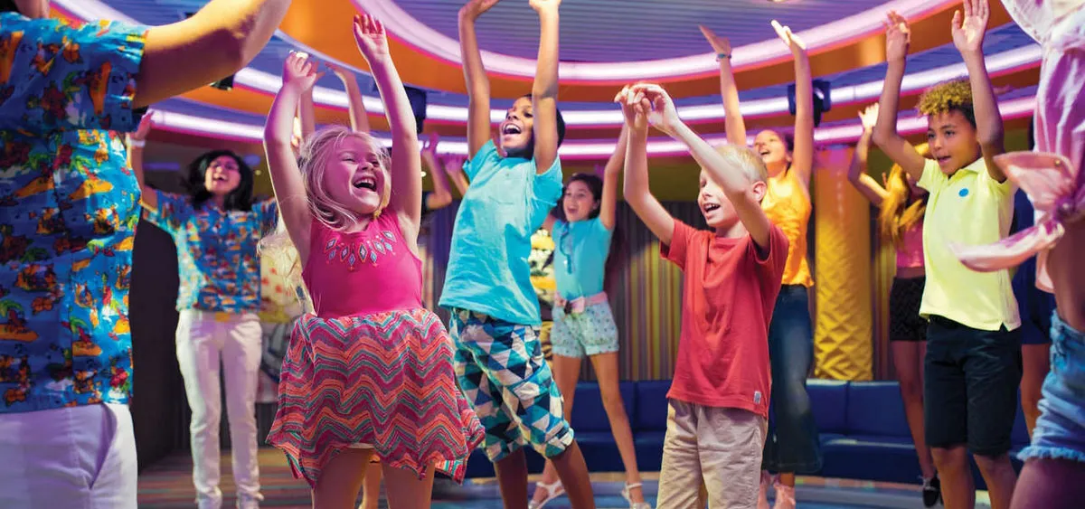 4- SQUOK CLUB & TEEN ZONE <br> EL ESPACIO FUN PARA NIÑOS Y ADOLESCENTES