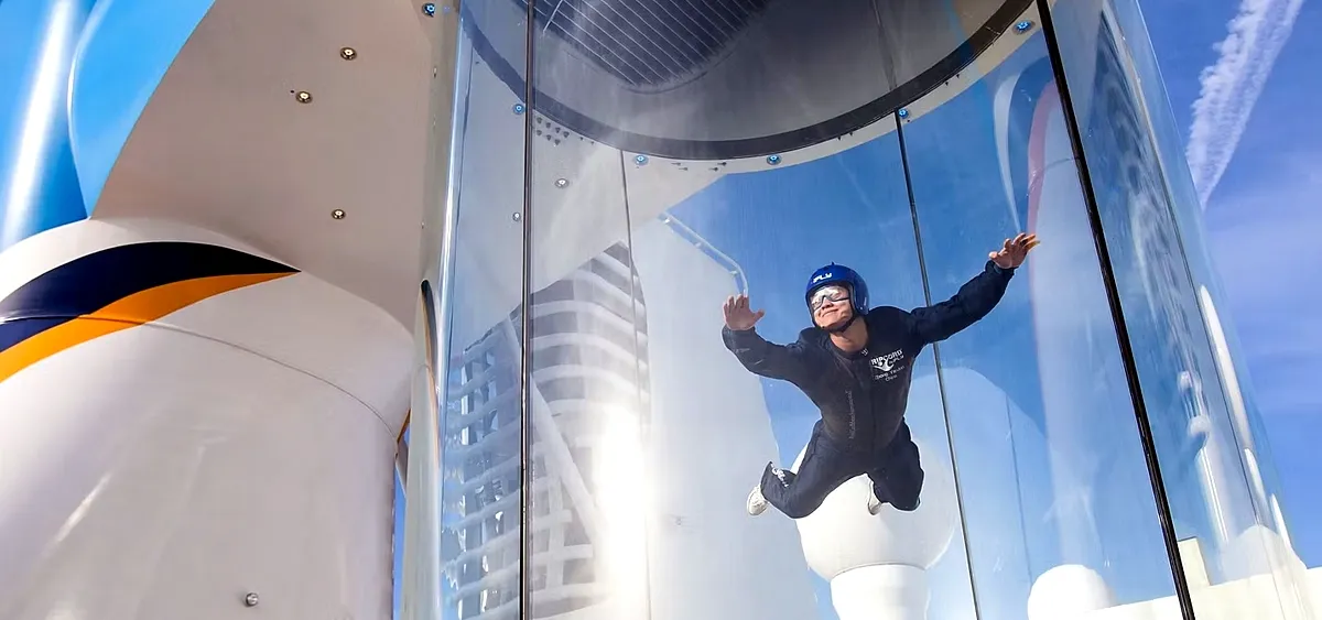 4- RIPCORD BY IFLY <br> EMOCIONES FUERTES EN SIMULADOR DE CAÍDA LIBRE
