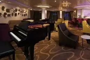 Shaker's Cocktail Bar